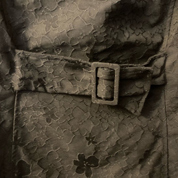 Little Black Dress with Belt and Floral Print - Liz Claiborne Dress 🖤✨🖤✨ - Picture 6 of 11